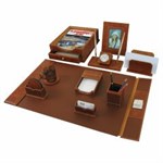 Настольные наборы из кожи