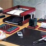 Настольные наборы и аксессуары